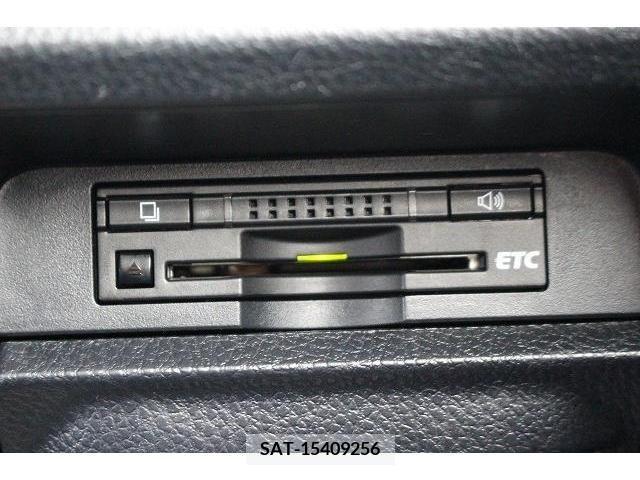 Toyota VOXY 2015-03 382539-4