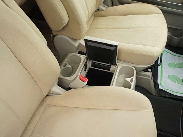 Mitsubishi DELICA D5 2007-08 4416-19