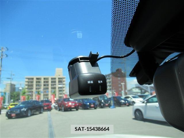 Nissan KICKS 2021-12 331883-18