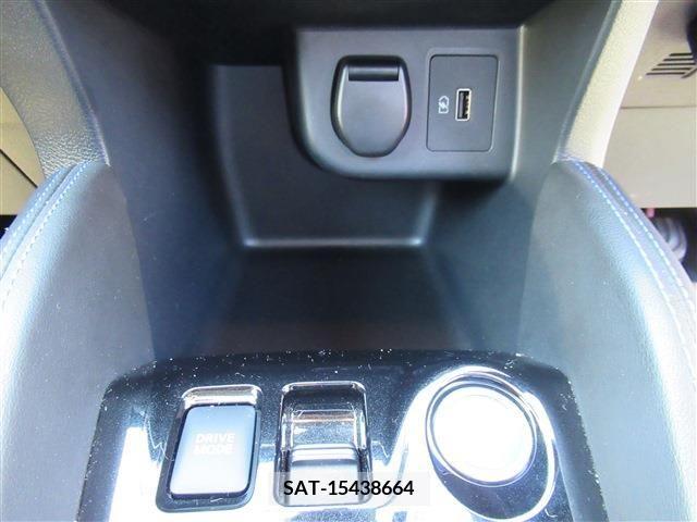 Nissan KICKS 2021-12 331883-16