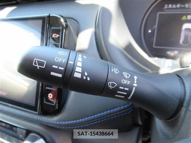 Nissan KICKS 2021-12 331883-22