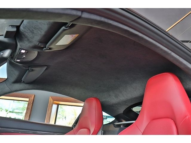Porsche CAYMAN 2021-03 7734-13