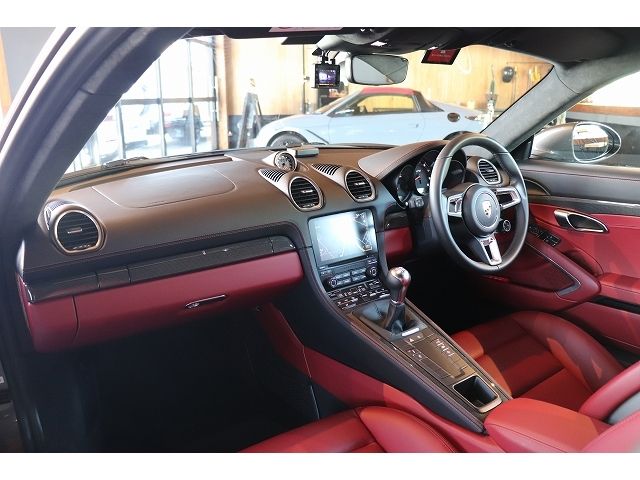 Porsche CAYMAN 2021-03 7734-12