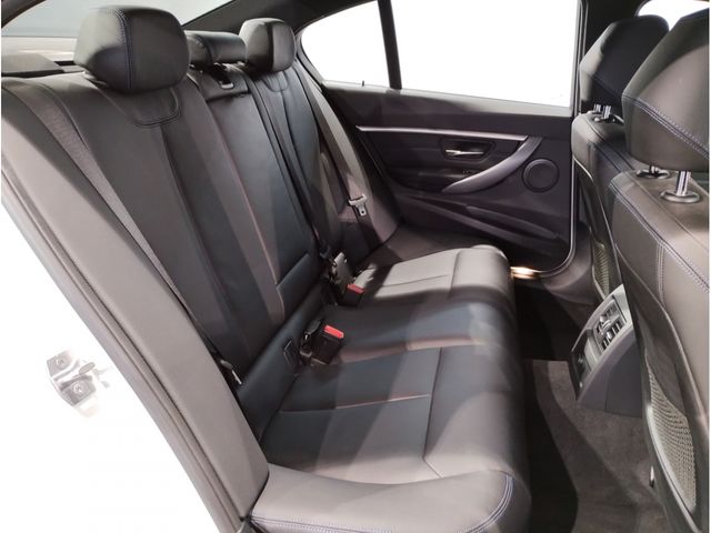 Bmw 3 SERIES 2018-11 193724-11