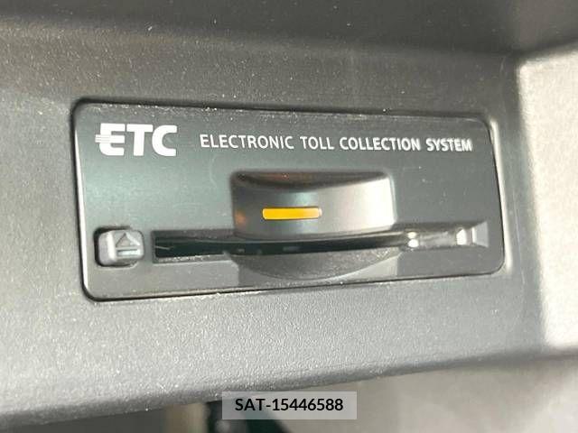 Nissan FUGA 2011-10 396690-6