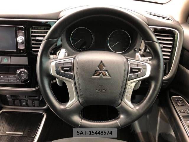 Mitsubishi OUTLANDER PHEV 2016-10 206030-11