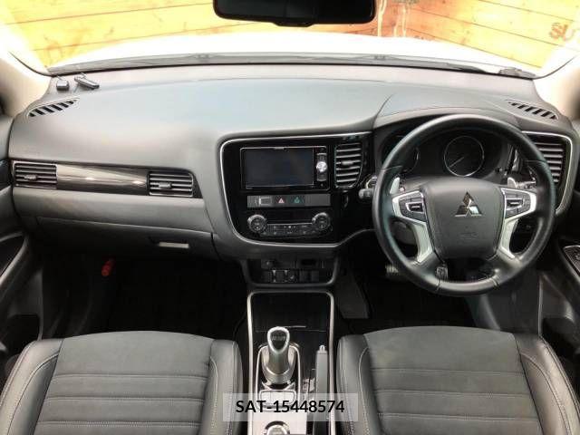 Mitsubishi OUTLANDER PHEV 2016-10 206030-1