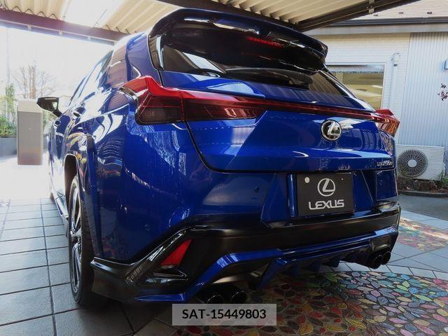Lexus UX 2023-03 388125-1