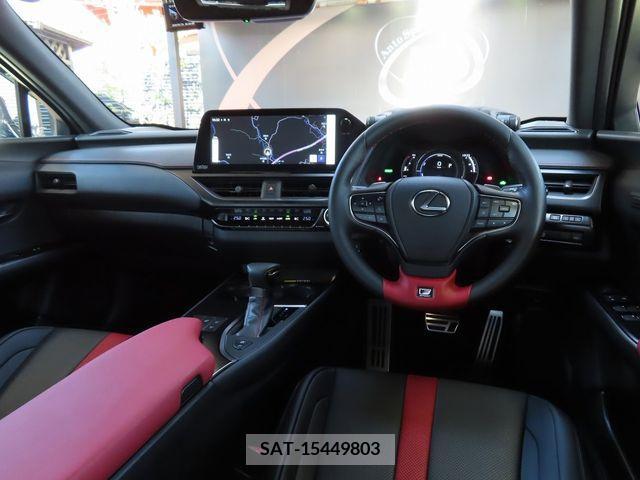 Lexus UX 2023-03 388125-18
