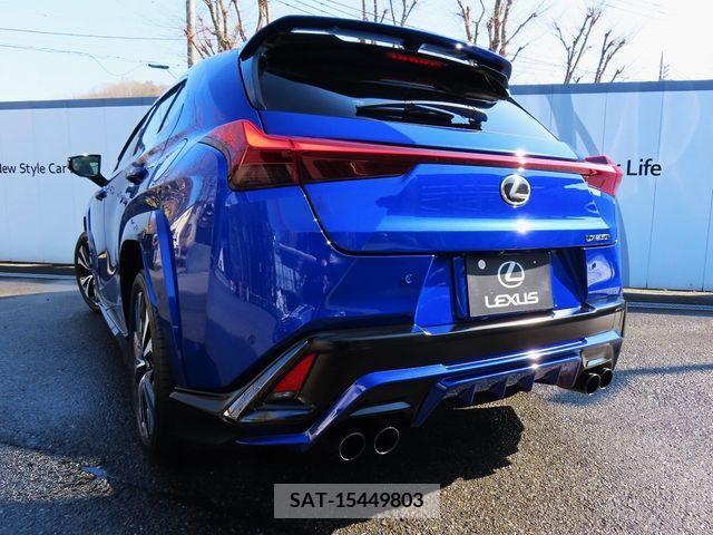 Lexus UX 2023-03 388125-29