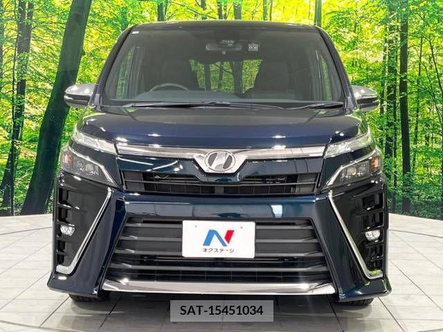 Toyota VOXY 2018-03 377976-15