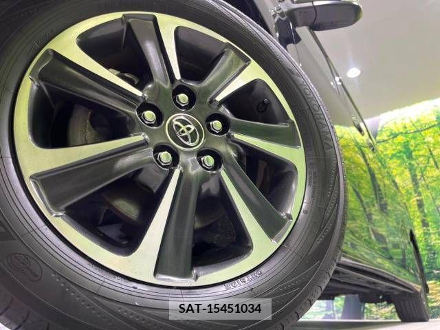 Toyota VOXY 2018-03 377976-14