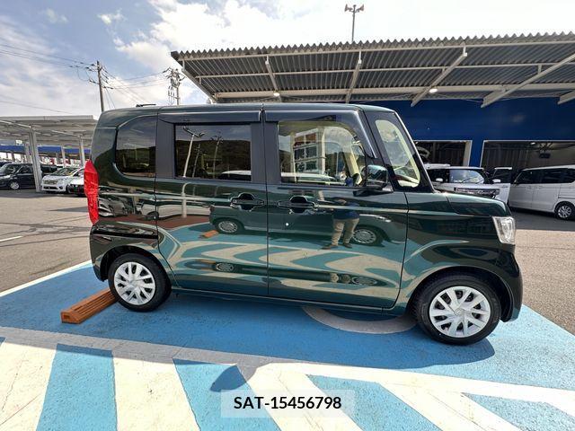 Honda N BOX 2021-11 210668-3