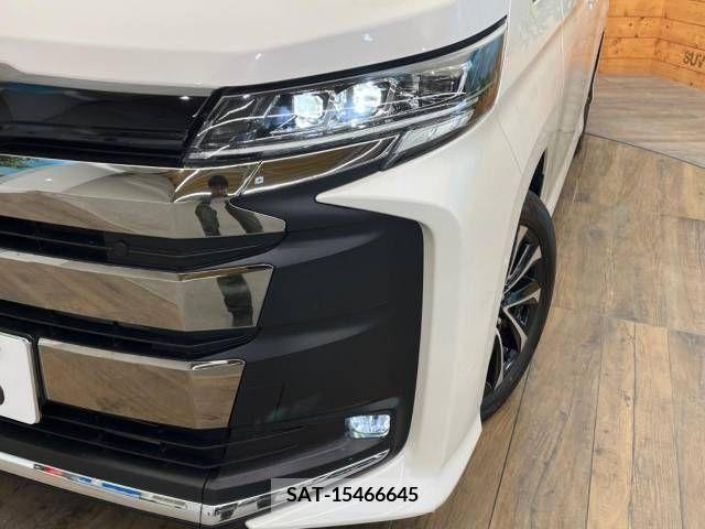 Toyota NOAH 2022-04 279502-12