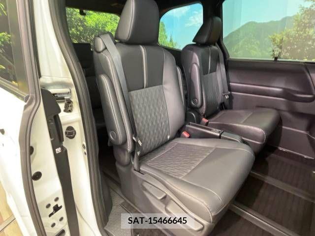 Toyota NOAH 2022-04 279502-9