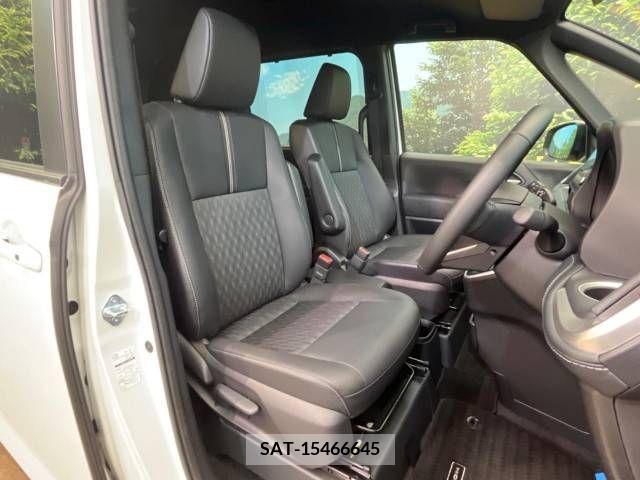 Toyota NOAH 2022-04 279502-8
