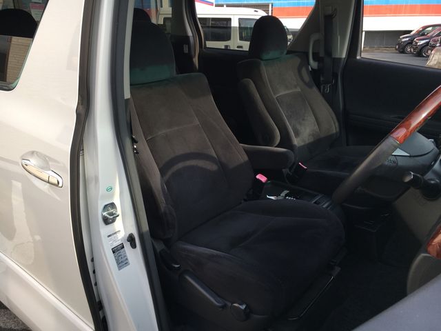 Toyota VELLFIRE 2009-08 21605-8