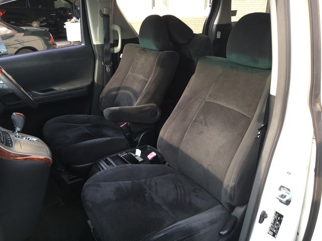 Toyota VELLFIRE 2009-08 21605-11