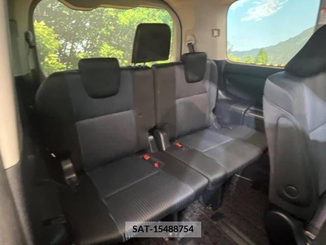 Toyota VOXY 2016-11 245754-9