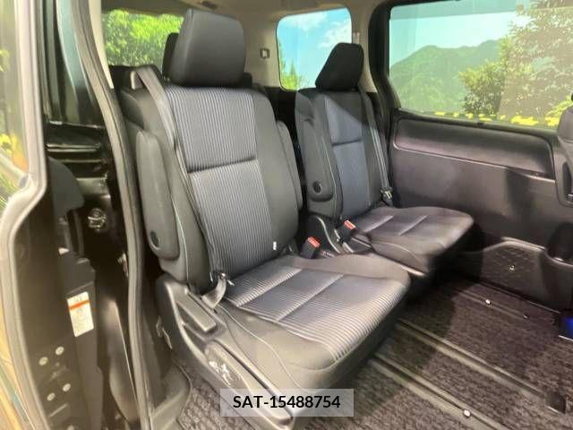 Toyota VOXY 2016-11 245754-8