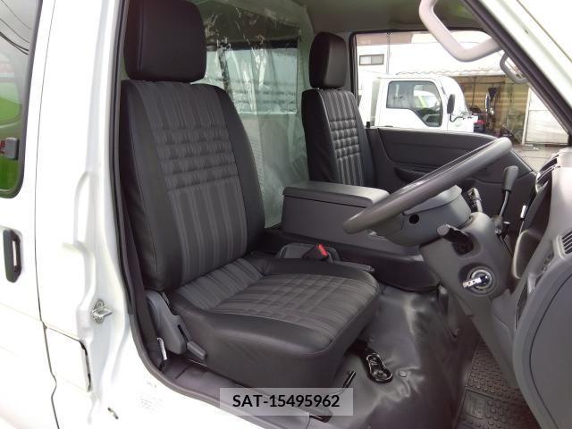 Mazda BONGO VAN 2018-04 263252-3