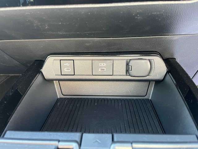 Toyota PRIUS 2023-03 27248-12