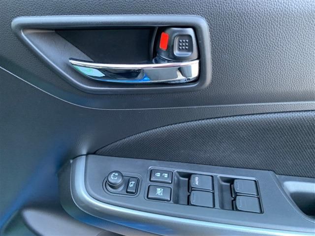 Suzuki SWIFT 2018-06 195956-16