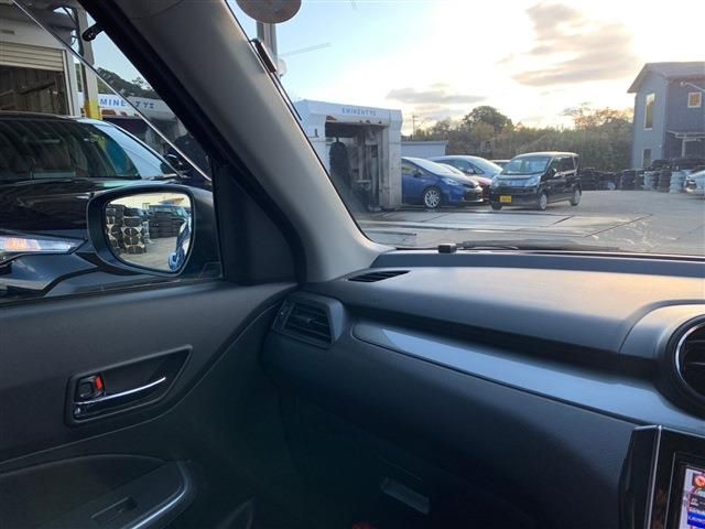 Suzuki SWIFT 2018-06 195956-15