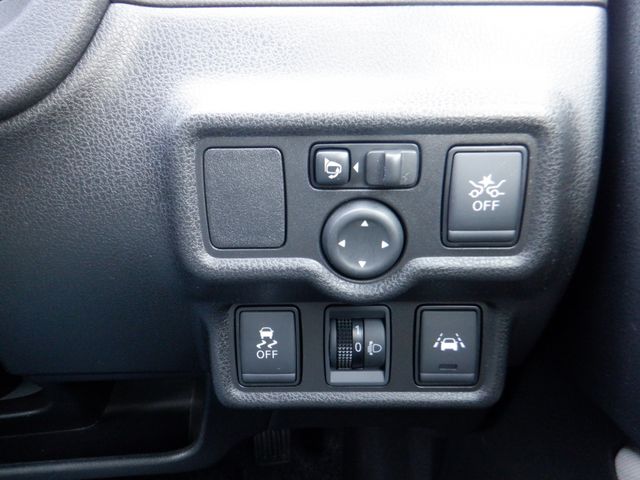 Nissan NOTE 2018-08 15368-7