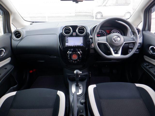 Nissan NOTE 2018-08 15368-1