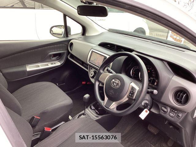 Toyota VITZ 2015-04 443096-1