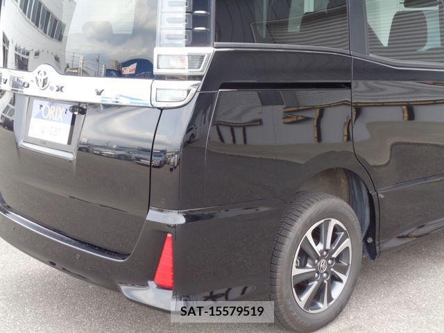 Toyota VOXY 2021-07 336036-29