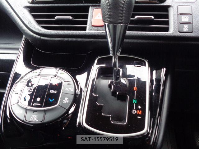 Toyota VOXY 2021-07 336036-9