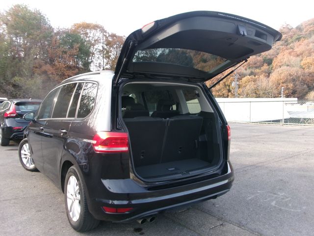 VolksWagen GOLF TOURAN 2016-03 185728-6