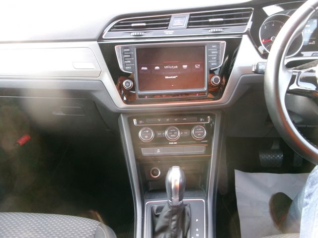VolksWagen GOLF TOURAN 2016-03 185728-22