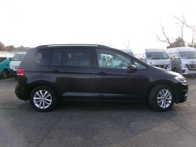 VolksWagen GOLF TOURAN 2016-03 185728-3