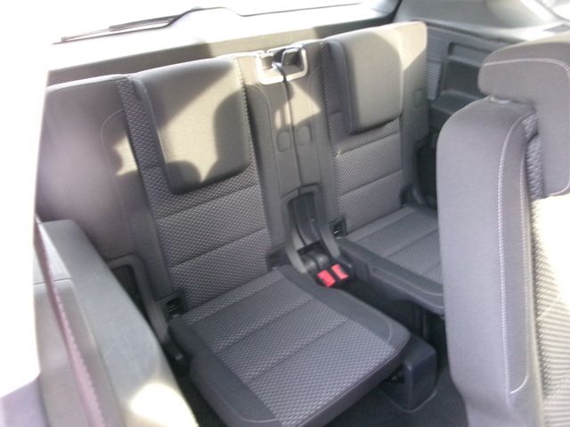 VolksWagen GOLF TOURAN 2016-03 185728-16