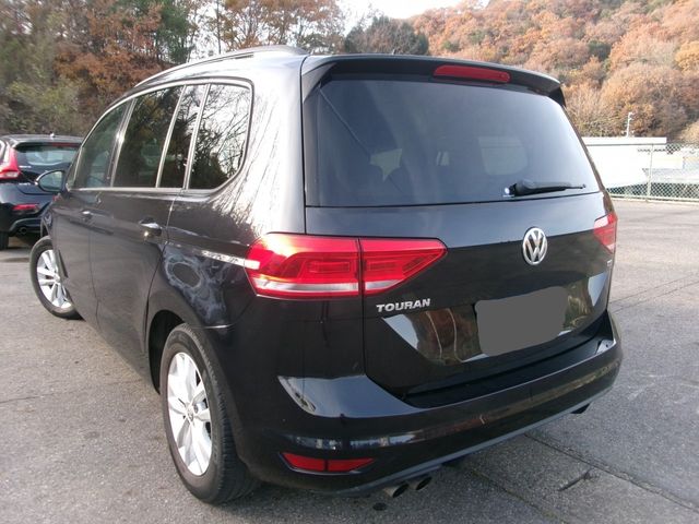 VolksWagen GOLF TOURAN 2016-03 185728-2