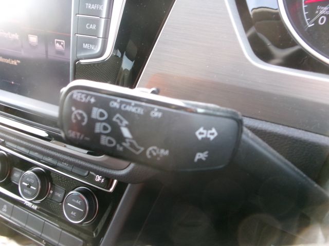 VolksWagen GOLF TOURAN 2016-03 185728-20