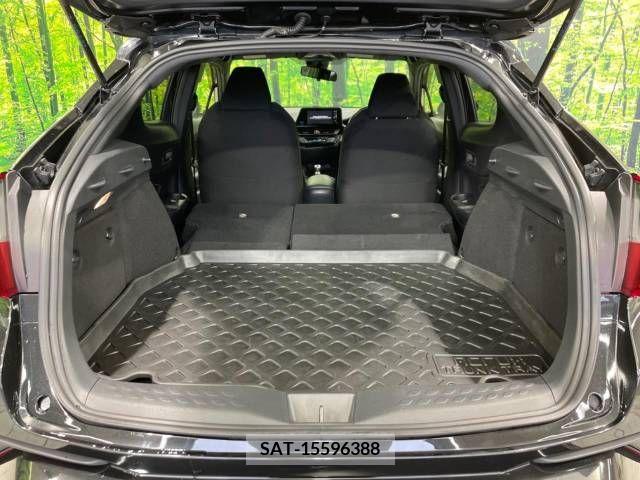 Toyota C-HR 2017-07 224486-11
