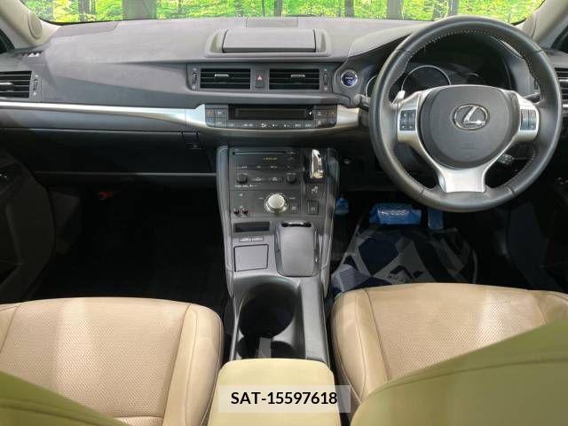 Lexus CT 2012-02 275147-1
