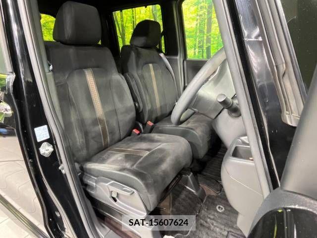 Honda N BOX CUSTOM 2017-10 307453-8