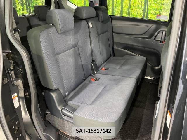 Toyota SIENTA 2016-05 382379-9