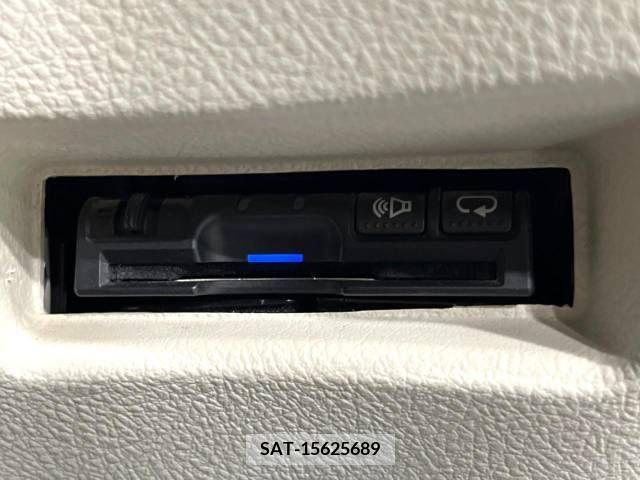 Toyota SIENTA 2017-10 373869-6