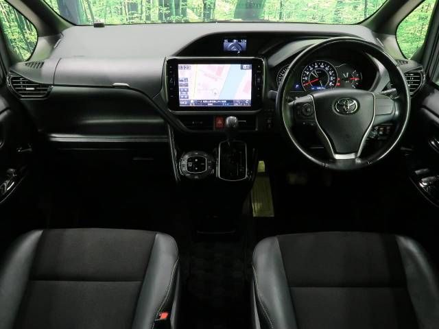 Toyota NOAH 2017-12 13780-1