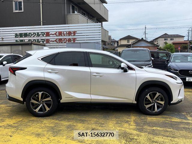 Lexus NX 2017-10 275683-2