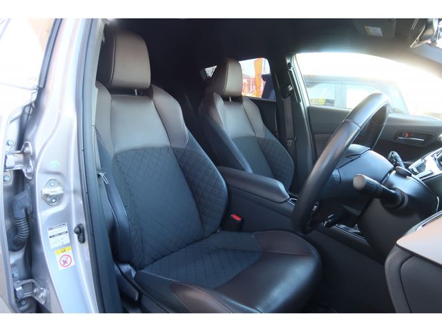 Toyota C-HR 2018-02 184392-24