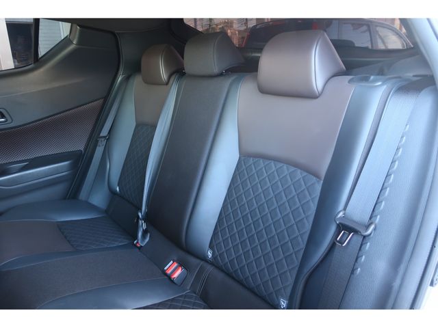 Toyota C-HR 2018-02 184392-27