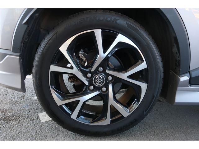 Toyota C-HR 2018-02 184392-29