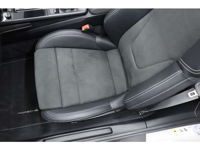 Porsche 911 2022-03 21515-6